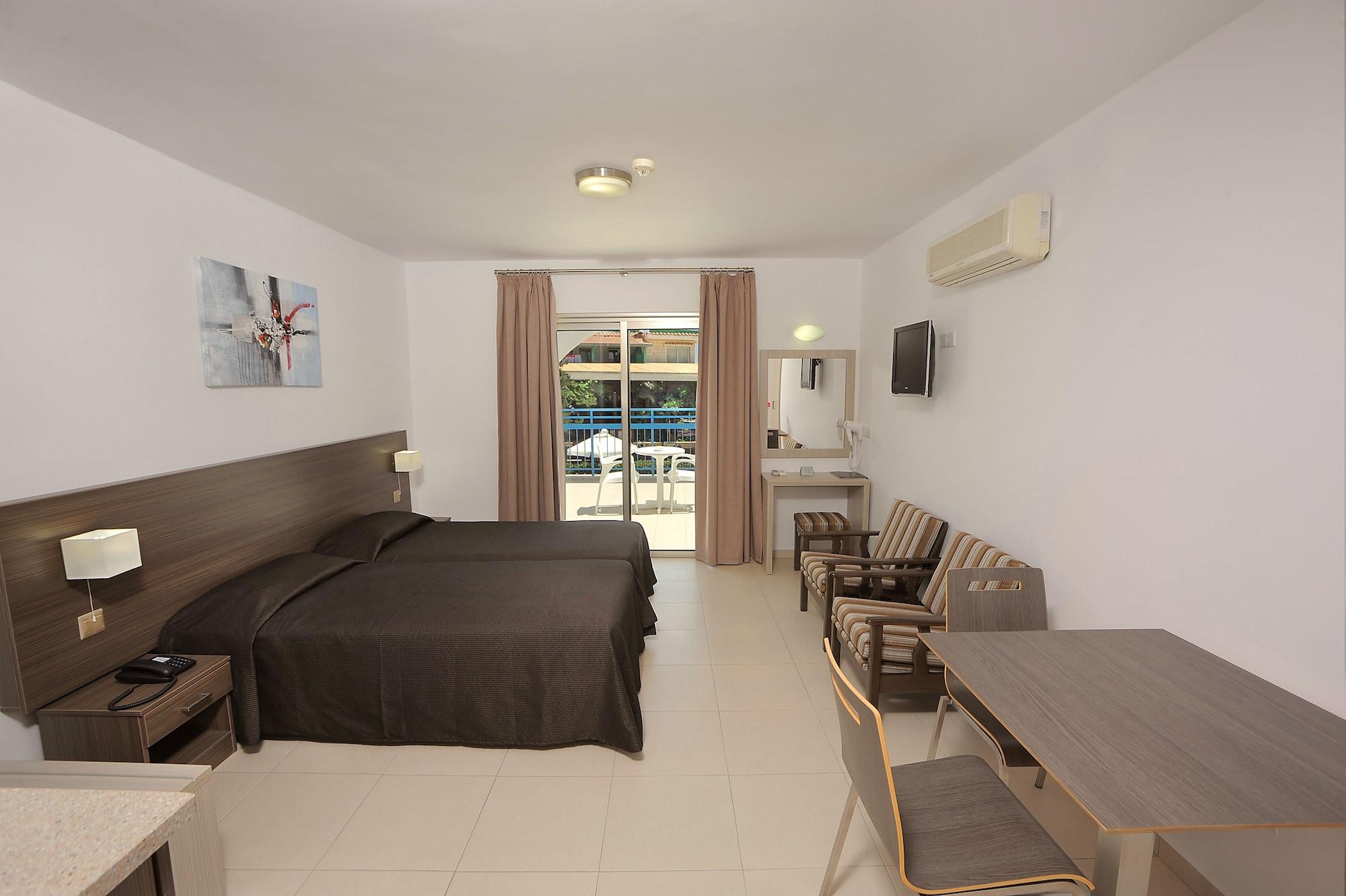 Petrosana Hotel Apartments Aya Napa Dış mekan fotoğraf